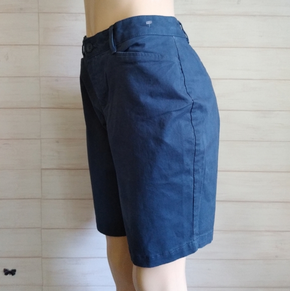 Eddie Bauer Curvy Petite Blue Stretchy Bermuda - Picture 5 of 14